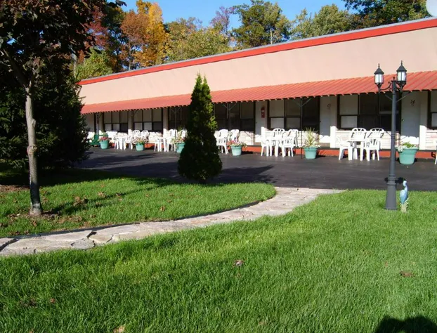 Capricorn Motel Royale Thousand Islands hotel detail image 3