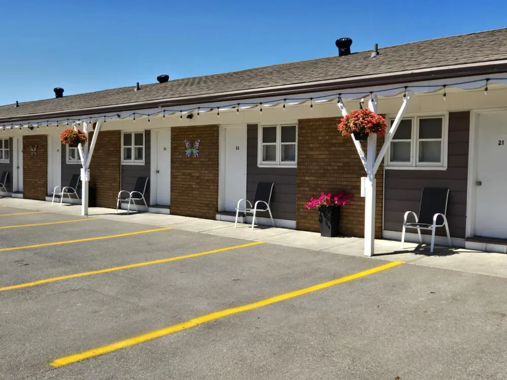 Lord Nelson Motel hotel hero