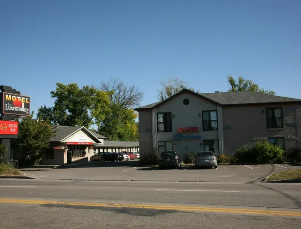 Hotel & Motel le Luxembourg hotel detail image 4