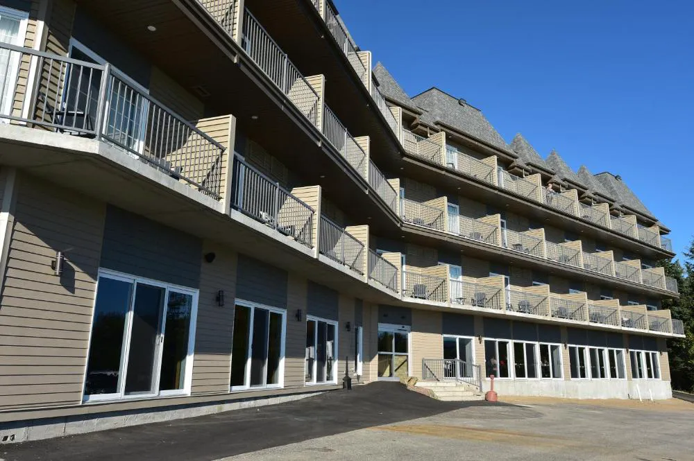 Hotel et Pavillons Le Petit Manoir du Casino hotel hero