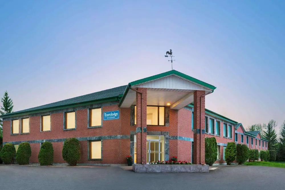 Travelodge by Wyndham Rigaud hotel hero