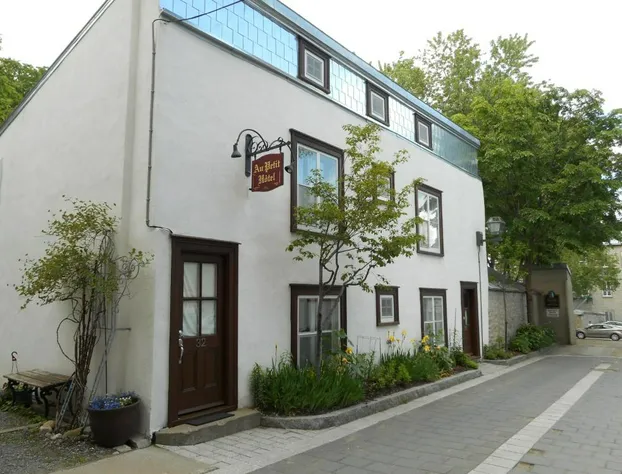 Au Petit Hôtel hotel detail image 3