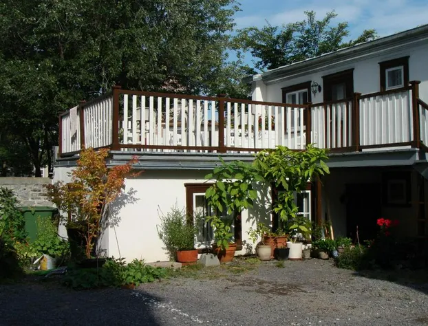 Au Petit Hôtel hotel detail image 1