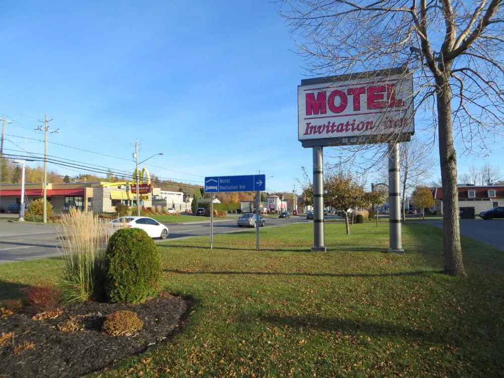 Motel Invitation hotel hero