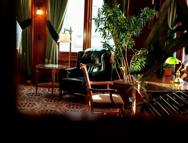 The Union Club of British Columbia hotel detail image 1