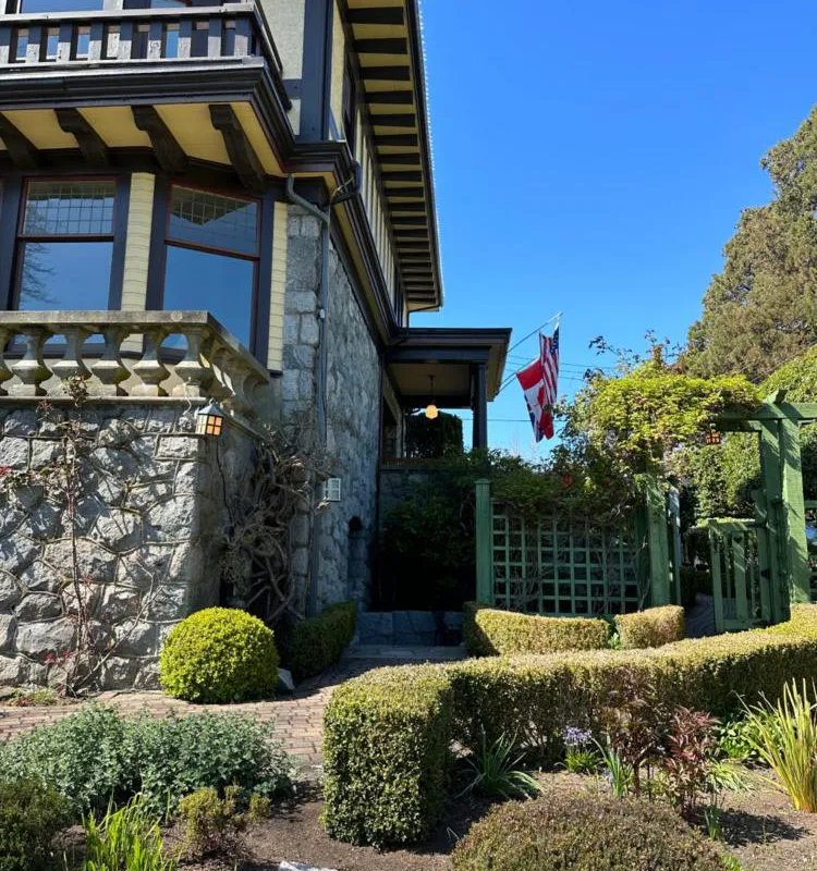 Prior Castle Inn hotel hero