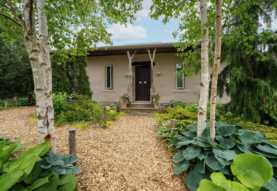 Owl's Nest Suites hotel hero