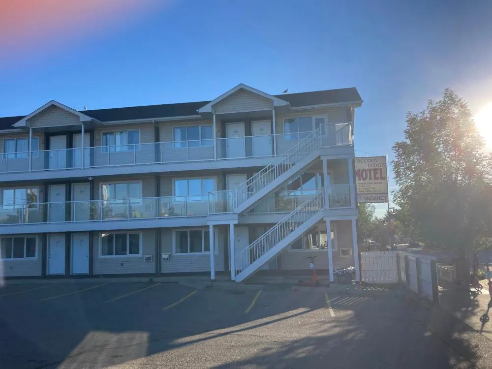 Raccoon Lodge hotel hero