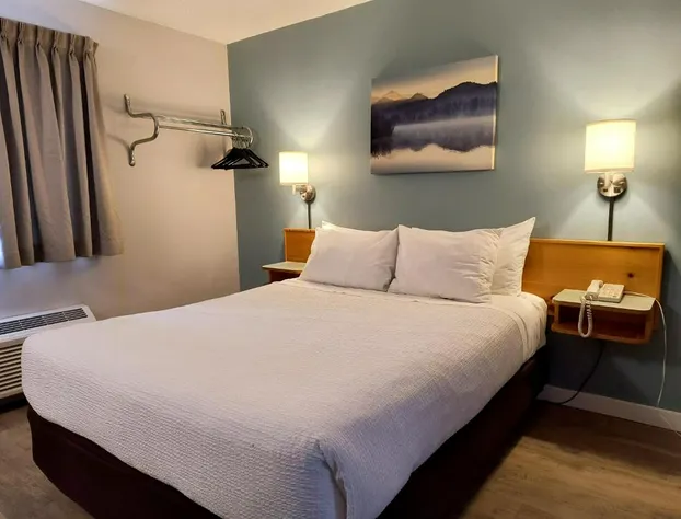 Fireweed Motel hotel detail image 4