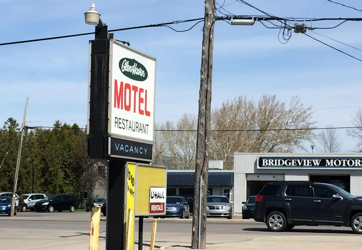 Glenhaven Motel hotel hero