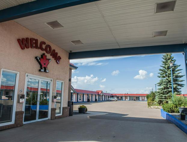 Canadian Motel North Battleford hotel detail image 3