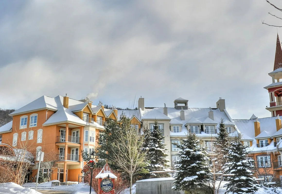 Tour des Voyageurs hotel hero