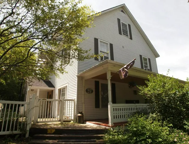 Au Manoir de la rue Merry hotel detail image 4