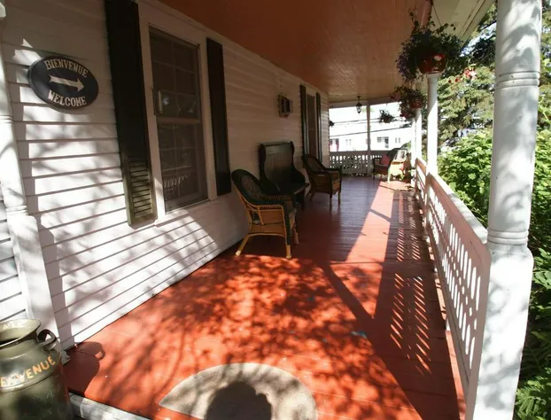 Au Manoir de la rue Merry hotel detail image 2