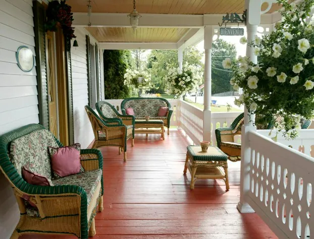 Au Manoir de la rue Merry hotel detail image 3