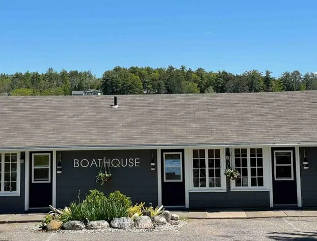 Lighthouse Motel & Cottages hotel detail image 3