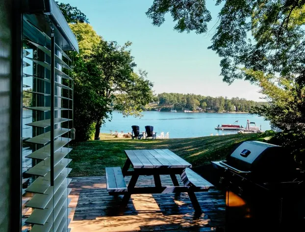 Lighthouse Motel & Cottages hotel detail image 4