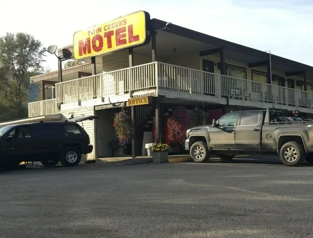 Twin Creeks Motel hotel detail image 1