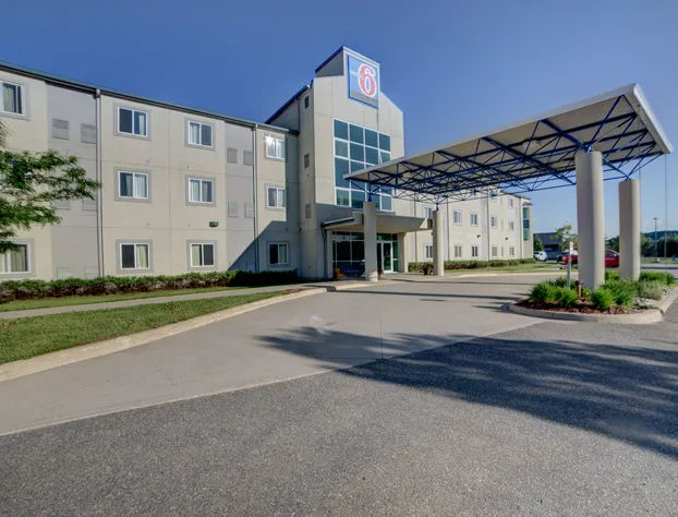 Motel 6 Huntsville, ON hotel detail image 3