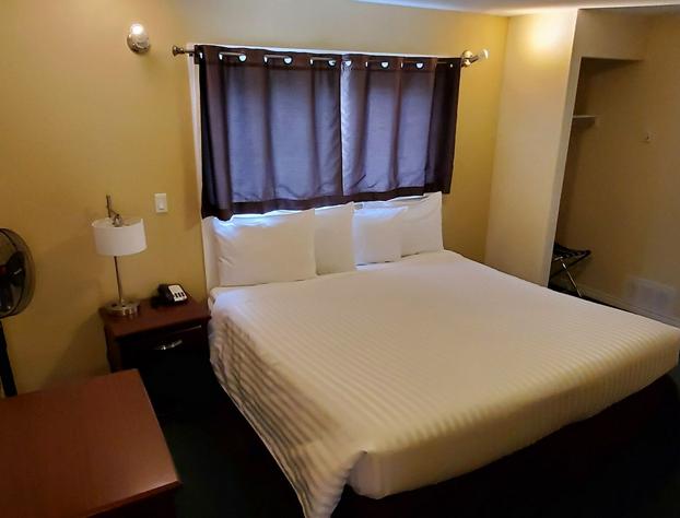 Comox Valley Inn & Suites hotel detail image 2