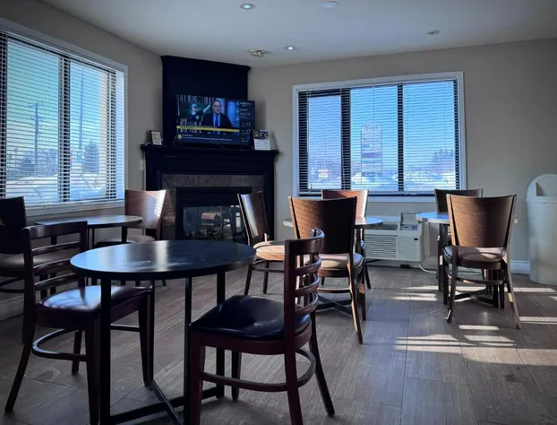 Super 8 by Wyndham Guelph hotel detail image 4