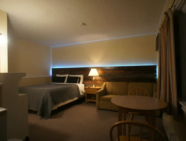 Silverwood Inn & Suites hotel detail image 3