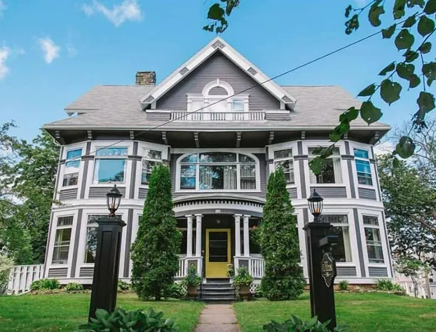 The Hillhurst Inn hotel detail image 1