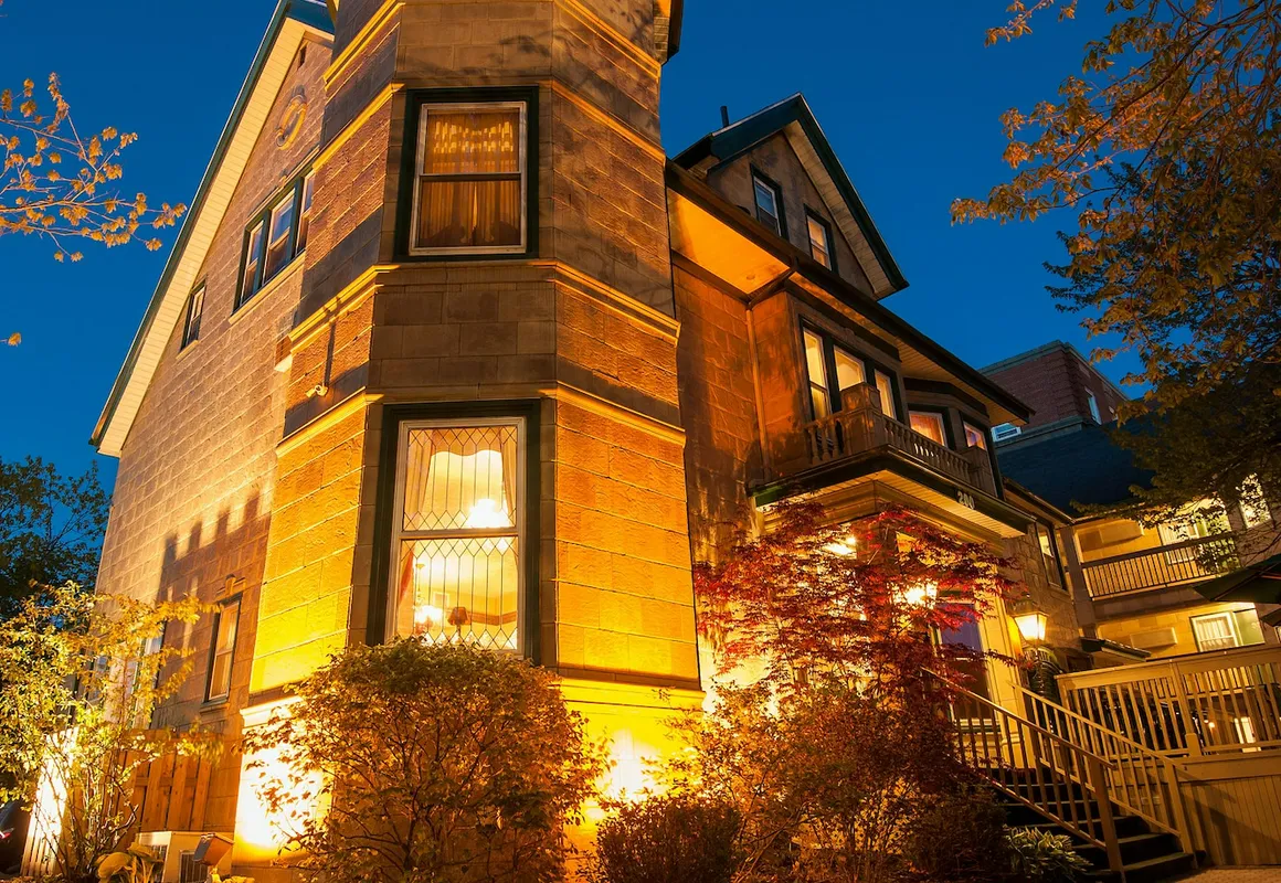 Dundee Arms hotel hero