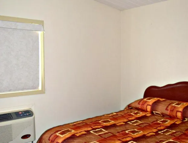 Centre Suites Inns Motel hotel detail image 4