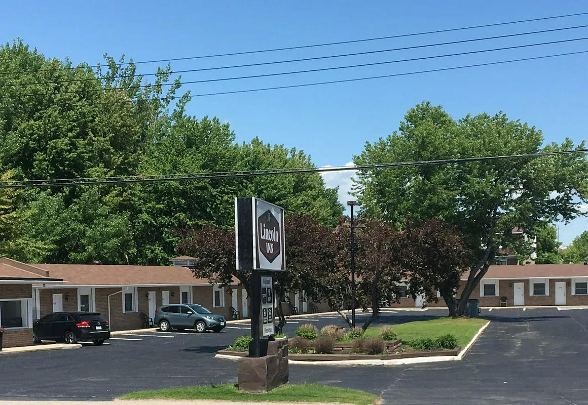 The Lincoln Inn hotel hero