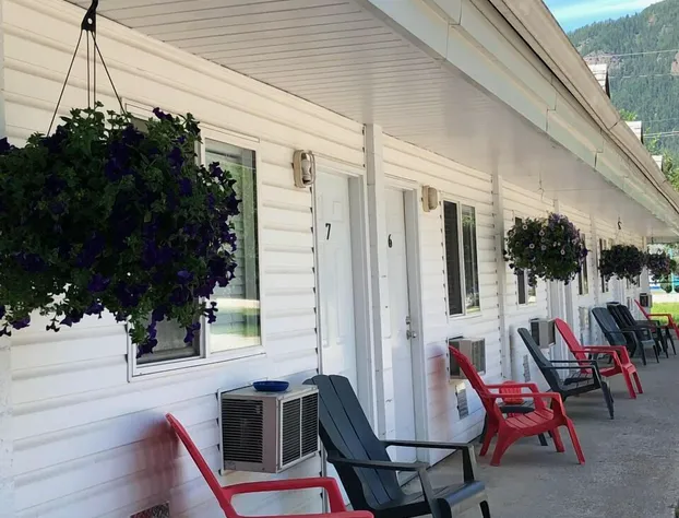 Pines Motel hotel detail image 1