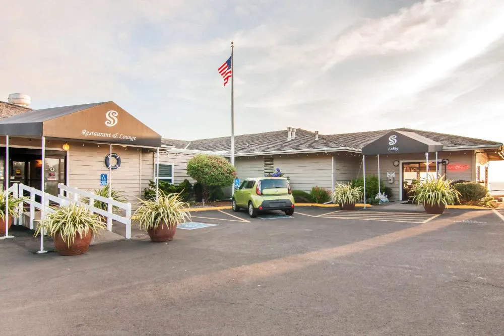 Clarion Inn Surfrider Resort hotel hero
