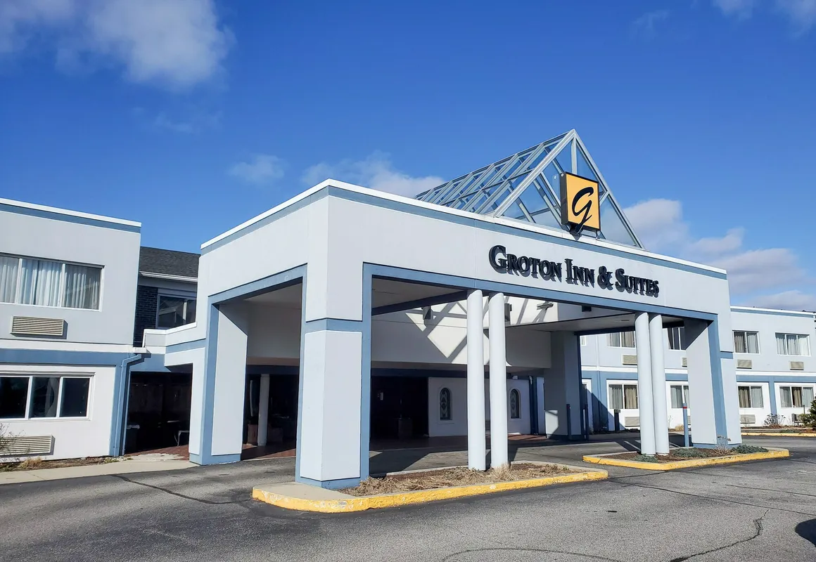 Groton Inn & Suites hotel hero