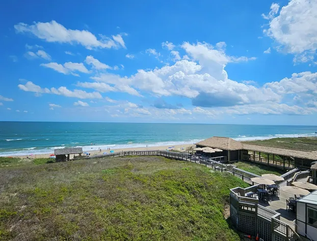 Ramada Plaza by Wyndham Nags Head Oceanfront hotel detail image 4