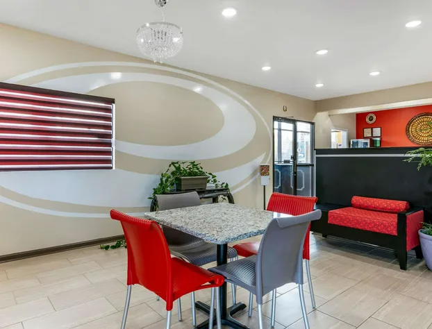 Econo Lodge Northport - Tuscaloosa hotel detail image 3