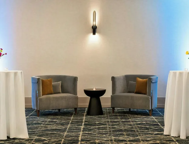 Sheraton Suites Chicago O'Hare hotel detail image 2