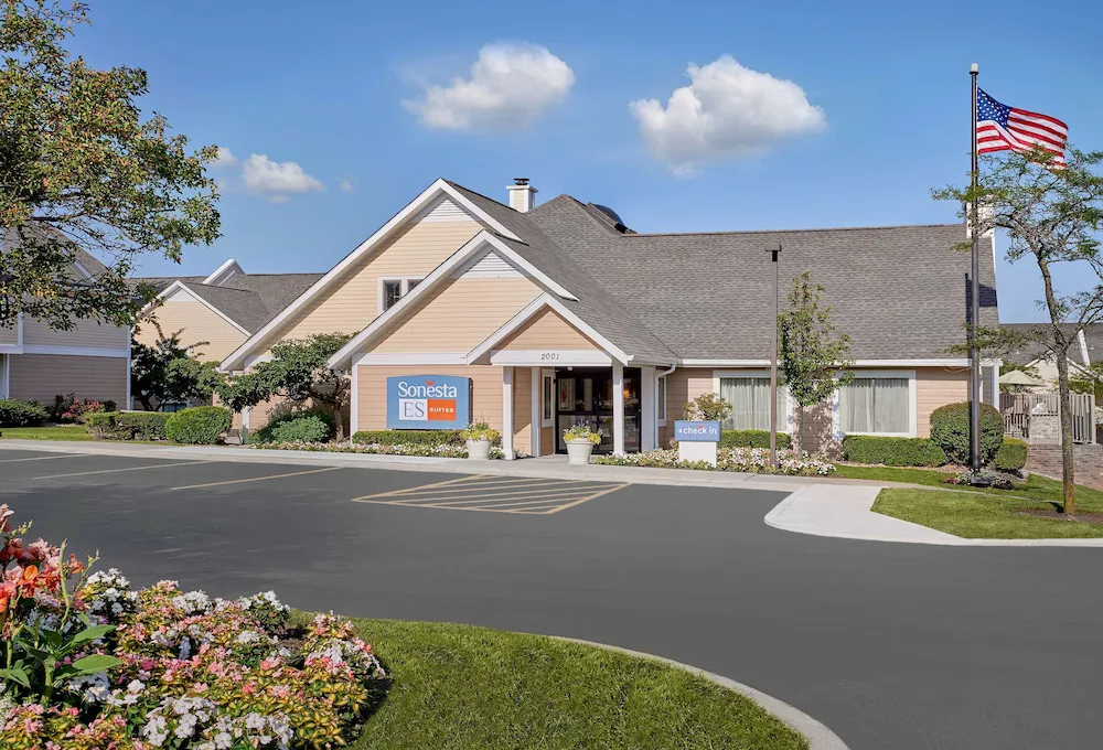 Sonesta ES Suites Chicago - Lombard hotel hero