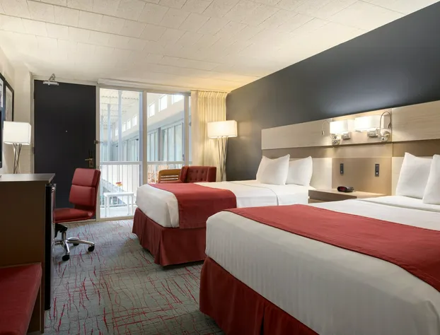 Ramada by Wyndham Clarion hotel detail image 2