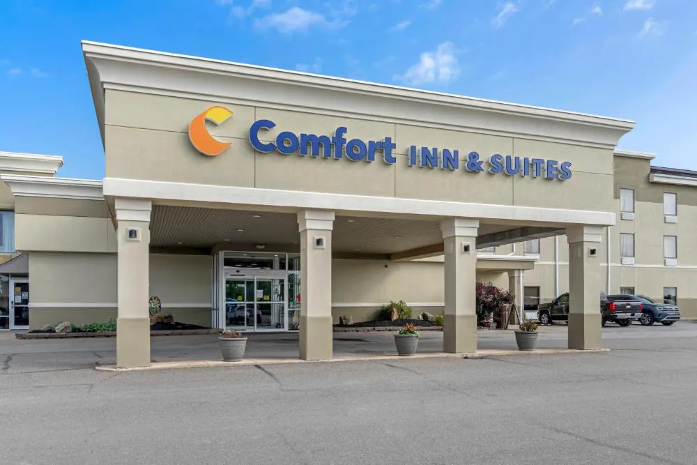 Comfort Inn & Suites Triadelphia - Wheeling hotel hero