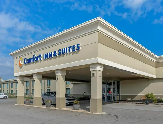 Comfort Inn & Suites Triadelphia - Wheeling hotel detail image 1