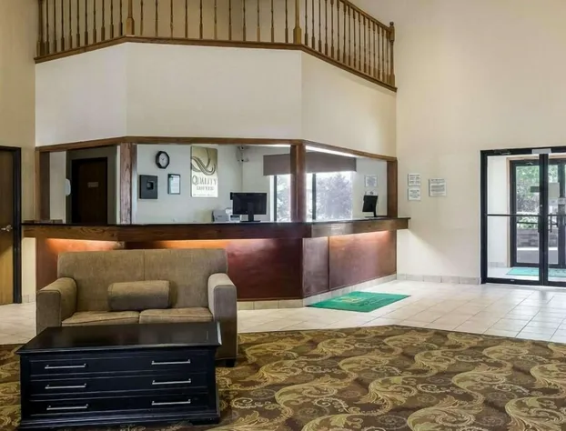 Quality Suites Near West Acres hotel detail image 2