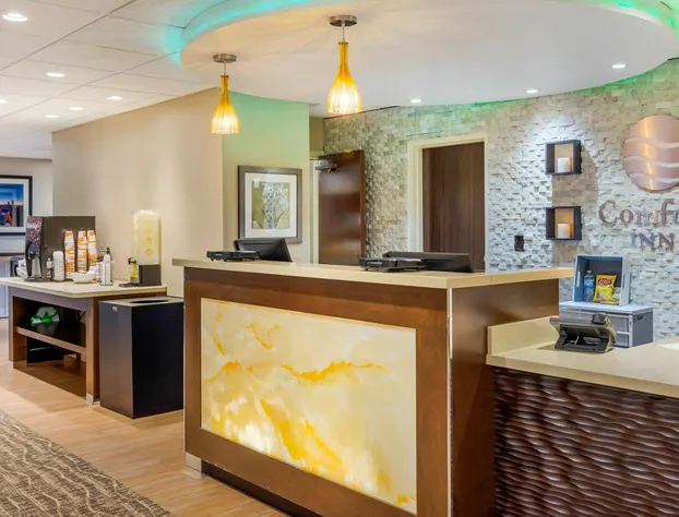 Spark by Hilton Atlanta Airport South College Park hotel detail image 2