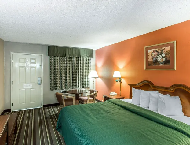 Quality Inn & Suites Macon North hotel detail image 4