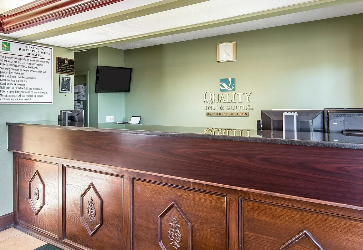 Quality Inn & Suites Macon North hotel hero
