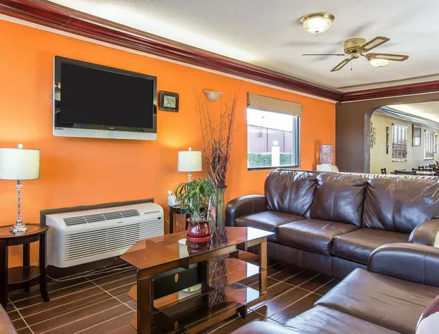 Quality Inn & Suites Macon North hotel detail image 2