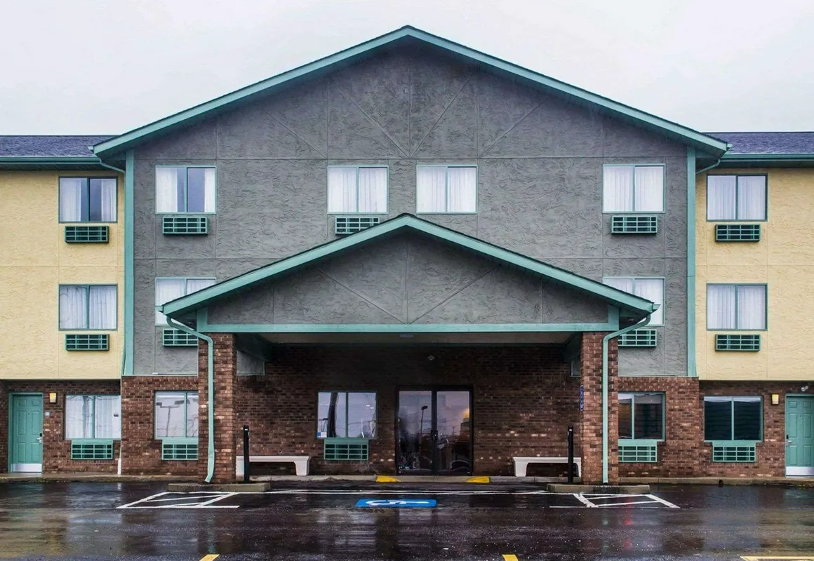 Quality Inn hotel hero