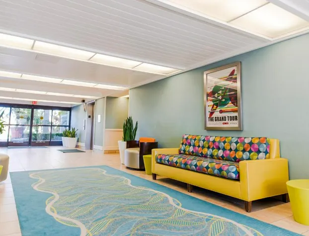 Howard Johnson by Wyndham Anaheim Hotel & Water Playground hotel detail image 4