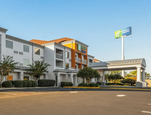 Holiday Inn Express Tifton by IHG hotel detail image 1