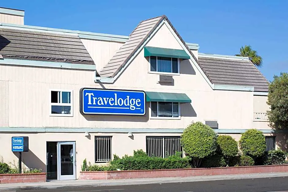 Travelodge by Wyndham Ocean Front hotel hero