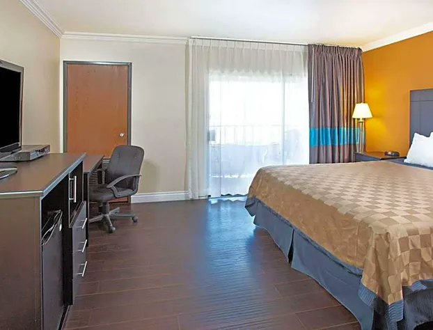 Travelodge by Wyndham Ocean Front hotel detail image 4